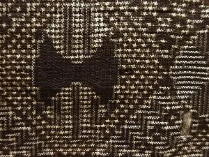 アンティーク　抽象模様織り出し本場泥大島紬着物(龍郷)